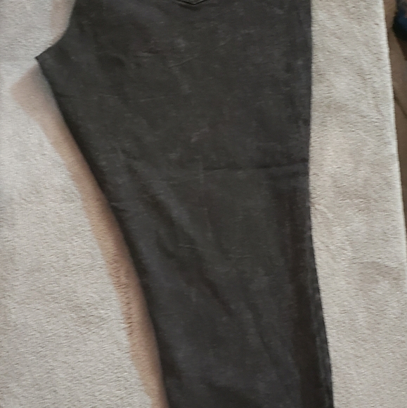 Jeggings fading black color brand new never worn - Picture 2 of 2